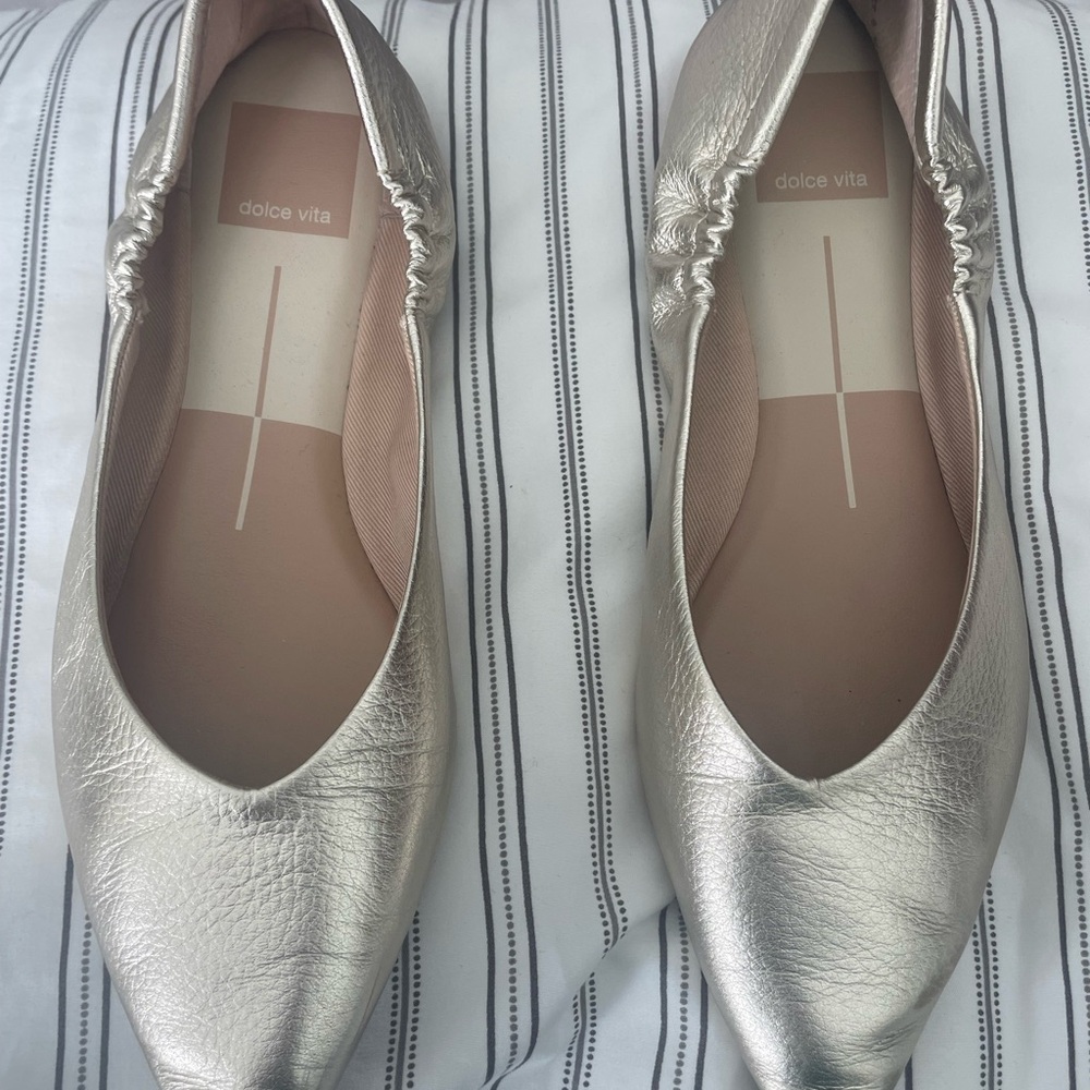 Dolce Vita Nadav Platinum Ballet flats - Picture 3 of 9